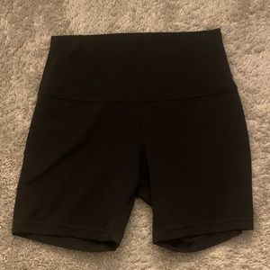 Align Shorts 6”